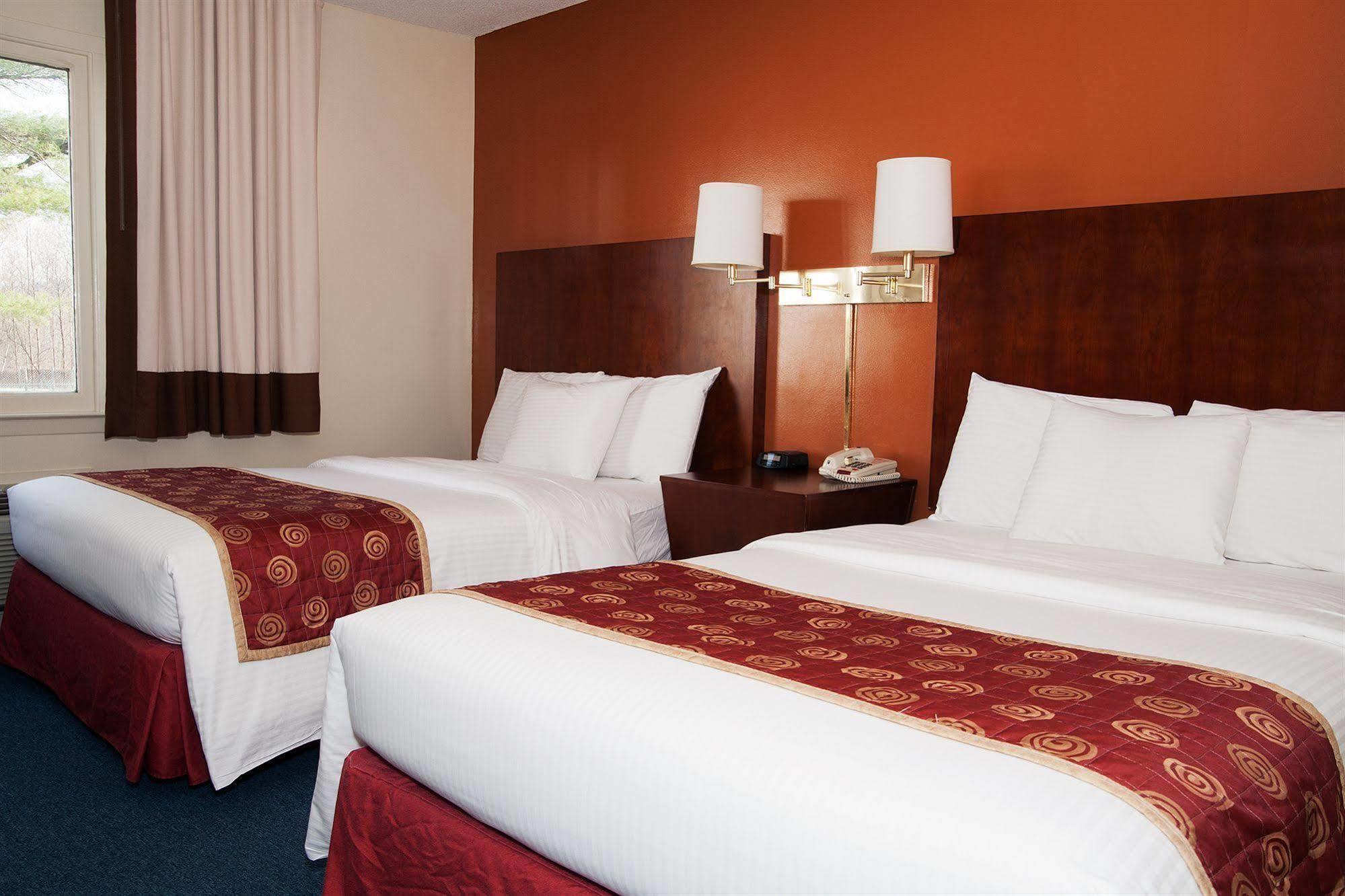 Red Carpet Inn And Suites Plymouth Eksteriør bilde
