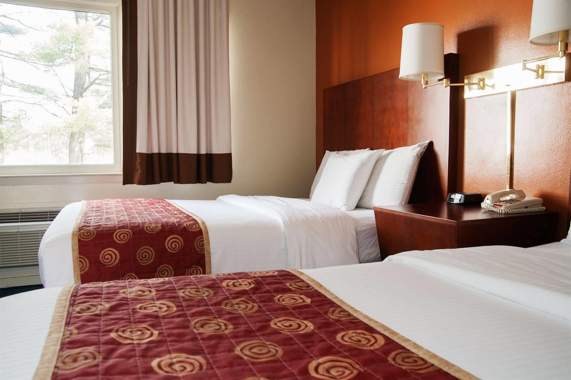 Red Carpet Inn And Suites Plymouth Eksteriør bilde