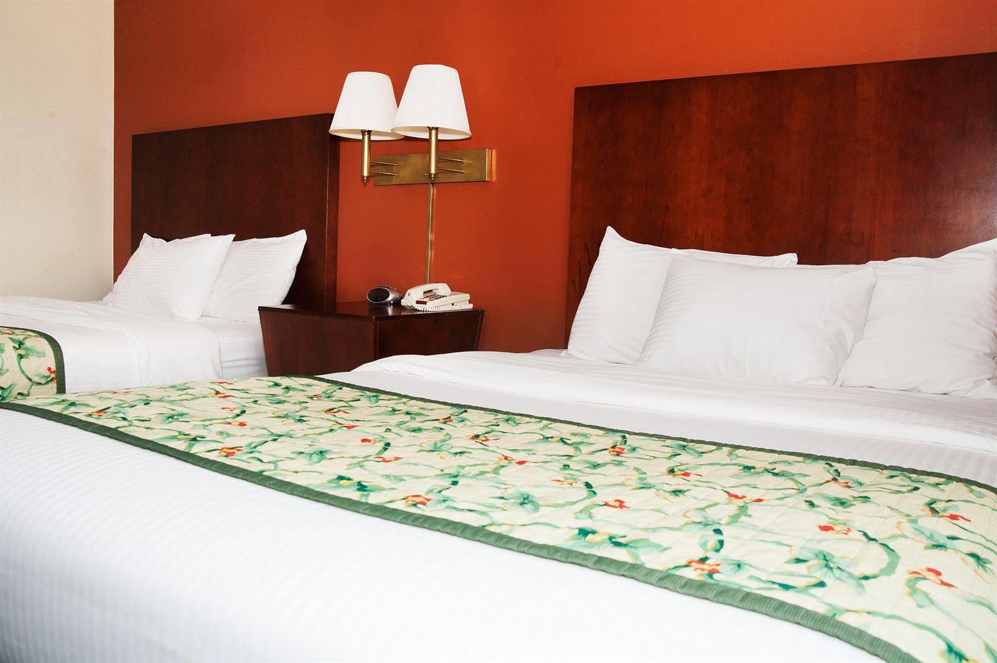 Red Carpet Inn And Suites Plymouth Eksteriør bilde